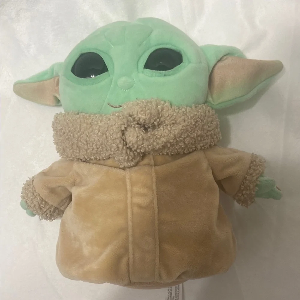 Star Wars GroguThe Mandalorian Green and Tan Plush Toy with Oversized Eyes